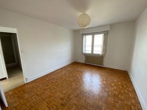 T3 avec balcon et parking - Palais de jusitice