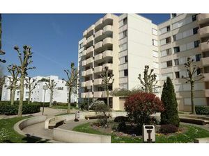 Location appartement  71 m² T-3 à Montigny-le-Bretonneux  1 450 €