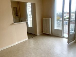 APPARTEMENT T3 REZE