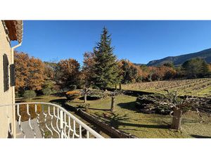 Demeure d'exception de 224 m2 avec 4 chambres et son garage à Trets