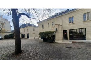 Pavillons de charme en bail d'un an