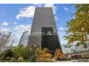 La Défense - 330 m² déjà aménagés en sous-location : installation immédiate  services  emp