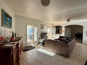 Maison à vendre à LE LUC - 5 pièces avec piscine et garage