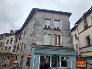 Maison d'habitation scindée en 3 logements