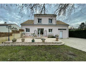 Vente maison 4 pièces  117.60m²  Saint