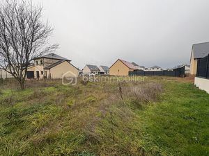 Terrain de 772 m² à Neuville-Sur-Sarthe