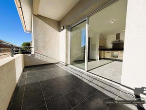 Location appartement 2 pièces 41.87 m² à Fos-sur-Mer (13270)  850 €