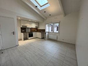 TROIS PIECES PALAISEAU