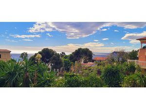 Unique à Roquebrune Cabbé