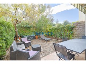 Appartement T4 de 73 m2 avec jardin dans résidence fermée et