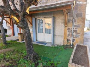 T2 plein centre Le Perreon