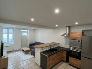 Apparemment T2/F2 Meublé Haut de Gamme Refait à Neuf 2025 + Jardin