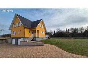 Maison en limite de zone constructible sur 23 ares