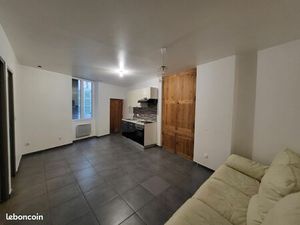 T2 Saint Maximin centre ville