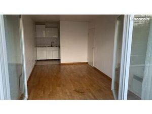 Récent et Calme avec Terrasse – Saint-Denis / Proche RER B Plaine Stade de France