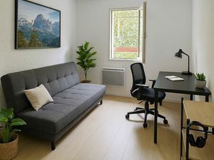 Studio lumineux au 5ᵉ étage avec ascenseur – Résidence sécurisée