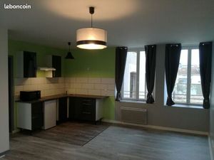 F2 proche mairie avec pompe a chaleur chauffage+clim