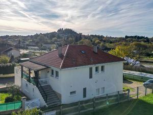 Gourdon - Spacieuse Maison de ville avec appartement indépendant  piscine et jardin clos