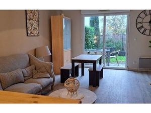 Location appartement  65.17 m² T-3 à Les Billaux  900 €