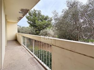 À vendre  appartement de Type 3 de 56 m2 + balcon + cave  Résidence du Roi d'Espagne 