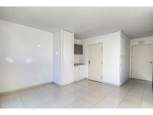 Grand studio lumineux – Résidence récente à 5 min du centre d’Écully