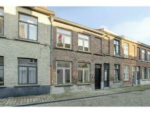Gerenoveerde woning met drie slaapkamers te koop in Brugge