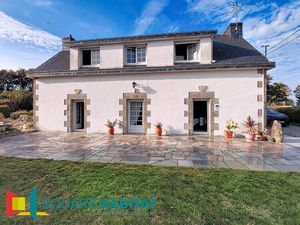 ARZANO : Maison familiale + dépendances + 1700 m²