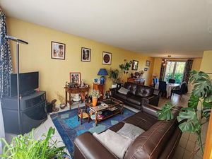 Spacieuse maison non mitoyenne en impasse.