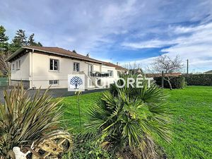 Ensemble immobilier en centre-ville comprenant deux maisons et un terrain constructible