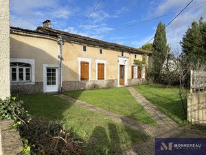 ENSEMBLE IMMOBILIER A RENOVER PROCHE ARCHIAC