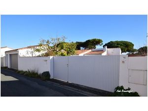 Maison à vendre 5 pièces LE BOIS PLAGE EN RE (17) de plain pied en parfait état à 2' de la