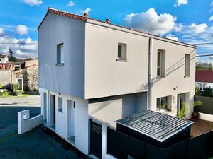 AGREABLE MAISON DE 2022 AU CALME DE SON HAMEAU.