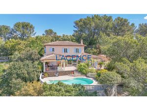 PIERREFEU DU VAR 20MNS DE HYERES VUE EXCEPTIONNELLLE