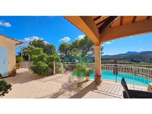 PIERREFEU DU VAR 20MNS DE HYERES