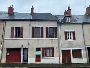 MAISON COEUR VILLAGE AVEC GARAGE ET JARDIN 243 M2