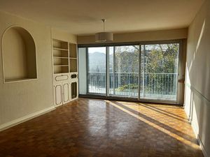 A louer - Appartement 4 chambres avec balcons cave et garage