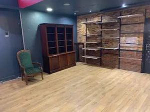 VANNES-INTRAMUROS Murs commerciaux de caractère