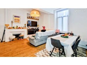 Maison Mitoyenne avec Jardin et Garage