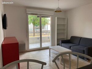 T2 meublé dans residence securisee et piscine