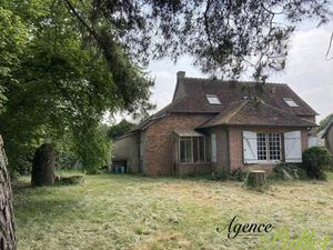 Maison ancienne  grenier aménageable  jardin arboré  garage  cave