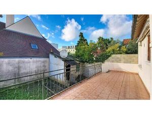 Maison - 8 pièces - 137m²