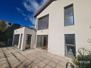 Saint-Etienne  Montplaisir  maison individuelle moderne  4ch  jardin  3 garages