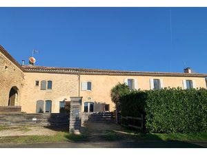 Propriété dans village: Ensemble de deux maisons mitoyennes