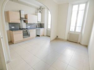 Location Appartement 2 pièces 61m² VALLAURIS 06220