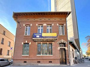 TOULOUSE - LES CHALETS Ensemble Immobilier de 620 m2 habitables avec terrasses  parkings e