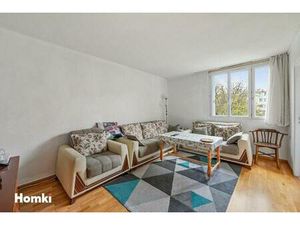 Appartement 4 pièces de 67m² avec parking et cave dans résidence sécurisée