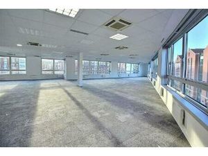 Location bureau PARIS 19ème (75019) 1 986 m²