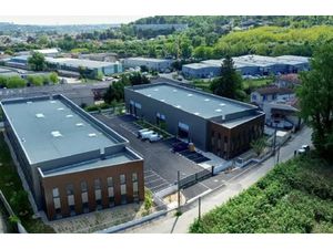 LOCAL D'ACTIVITES A VENDRE