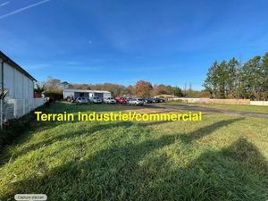 Terrain 7600m2 avec bâtiment 550m2