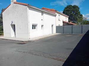 A LOUER  maison de village meublée  80 m2 habitable 3 chambr